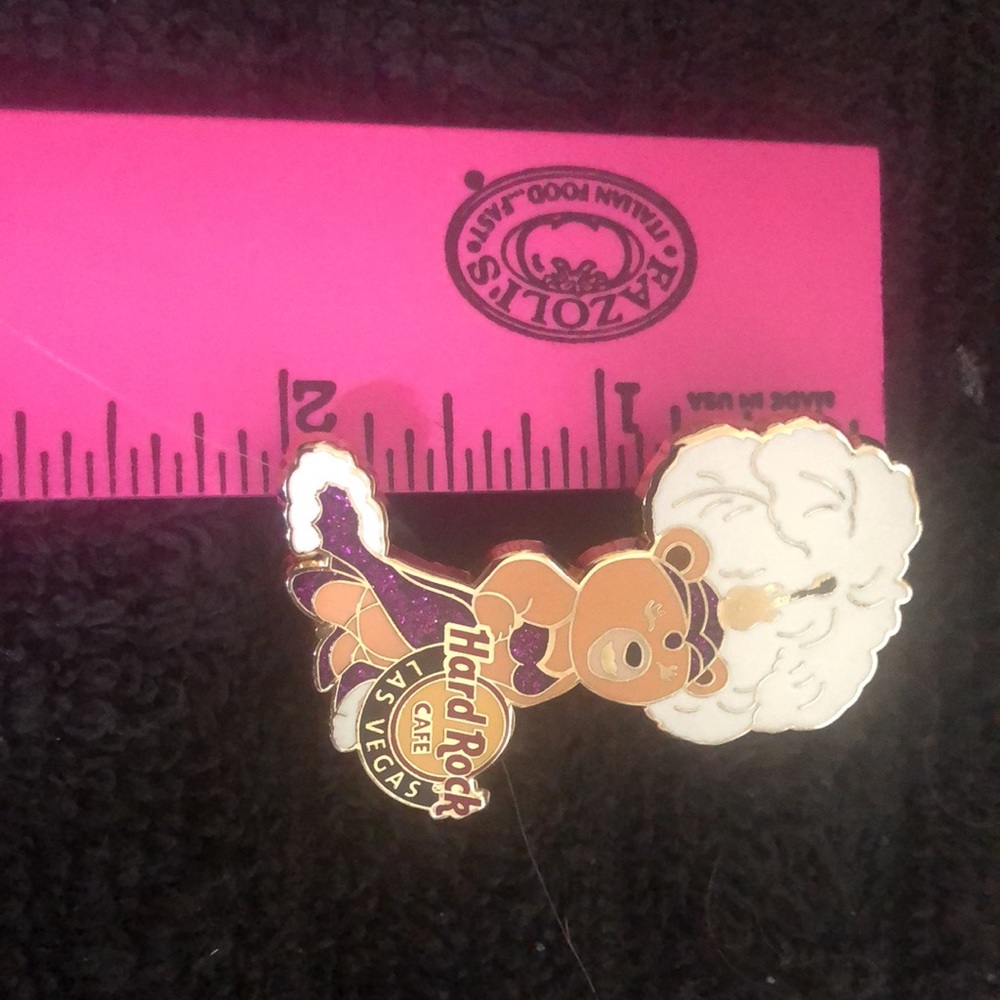 LAS VEGAS,Hard Rock Cafe Pin,Super Sexy Show Girl Bear,Must See - Picture 7 of 12
